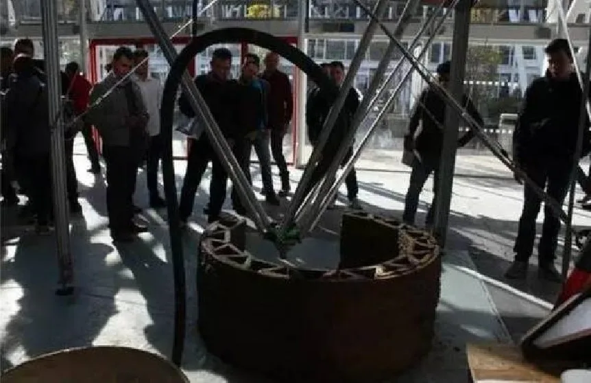 世界最大3D打印机 可“零成本”造房 世界最大3D打印机 可“零成本”造房