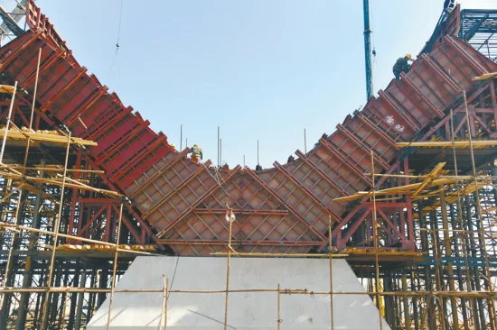 施工人员看“三维BIM电影”建出云龙湖大桥