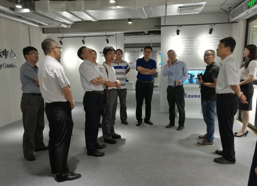 漳州招商局经济技术开发区领导一行莅临建谊集团考察