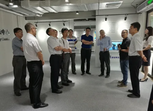 漳州招商局经济技术开发区领导一行莅临建谊集团考察