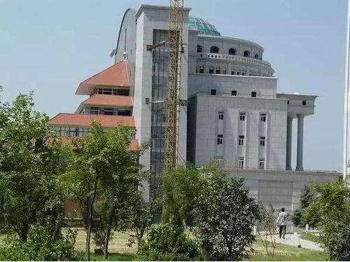 中国十大丑陋建筑,哪些上榜了? BIM视界 第7张-BIM建筑网 中国十大丑陋建筑,哪些上榜了? BIM视界 第7张