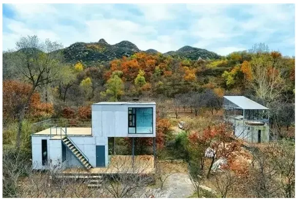 装配式|四个老男孩租下2500亩山谷 用集装箱搭出桃花源地 