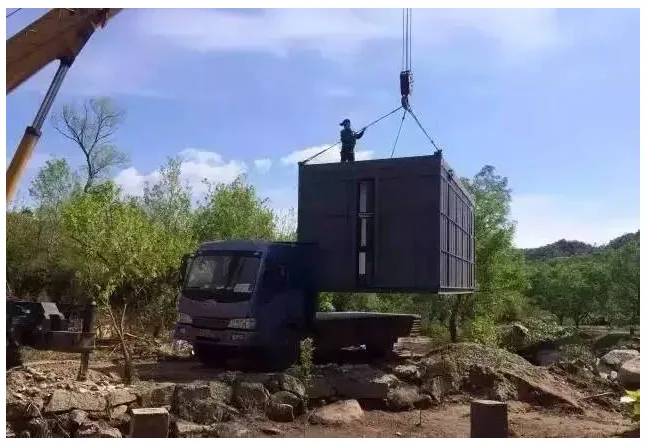 装配式|四个老男孩租下2500亩山谷 用集装箱搭出桃花源地 