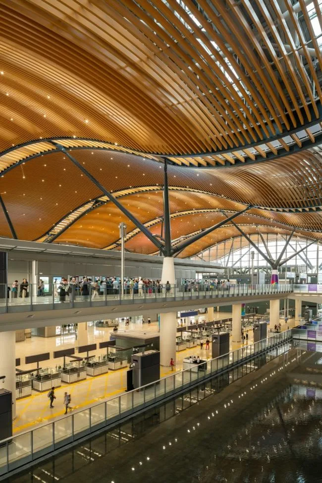 BIM建筑|珠澳年夜桥喷鼻口岸岸旅检年夜楼 / RSHP + Aedas
