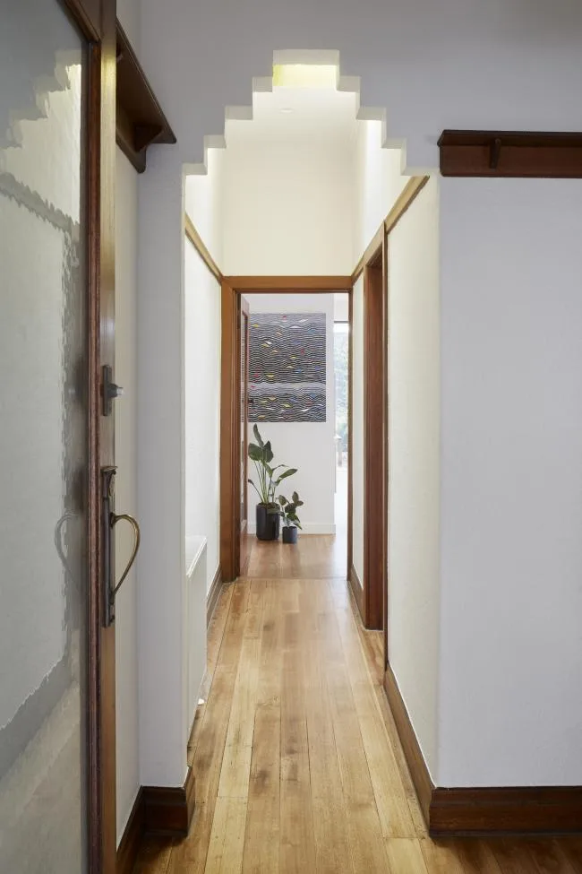 BIM建筑|影子室第 / Nic Owen Architects