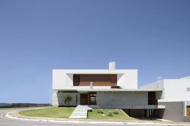 BIM建筑|沉寂优雅的巴西室第/Martins Lucena Arquitetos