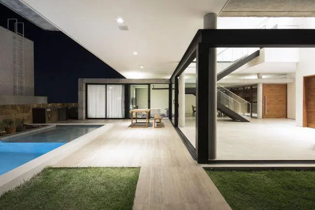 BIM建筑|沉寂优雅的巴西室第/Martins Lucena Arquitetos