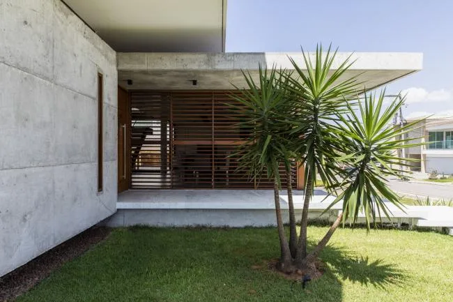 BIM建筑|沉寂优雅的巴西室第/Martins Lucena Arquitetos