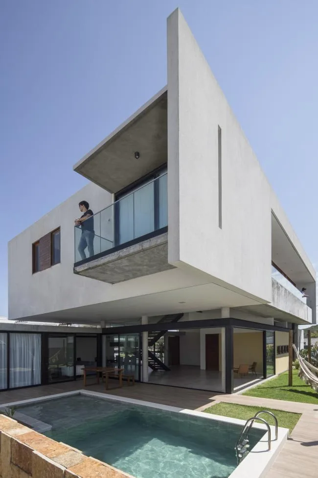 BIM建筑|沉寂优雅的巴西室第/Martins Lucena Arquitetos