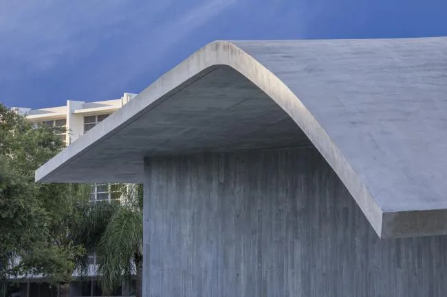 BIM建筑|仿佛在炎阳中慢慢熔化：迈阿密年夜学建筑学院