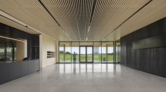 BIM建筑|加拿年夜蒙特利尔高端高尔夫俱乐部会所 / Architecture49