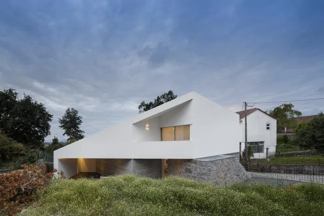 BIM建筑|现代雕塑立体切割的艺术品：葡萄牙三角室第