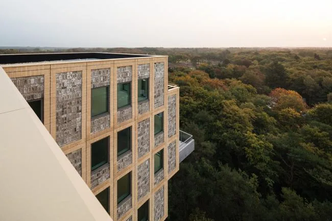 BIM建筑|垂直悬挑的“漂亮景致”：荷兰Belvedere 年夜楼 / René van Zuuk Architects