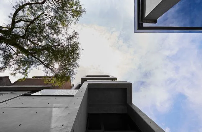 BIM建筑|孑然矗立，守护家人的“F”之家