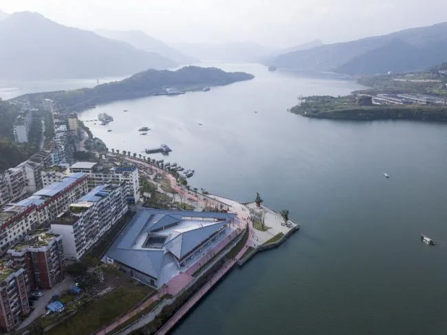 BIM建筑|解构的屋顶 | 云阳四方井办事建筑 / 深圳汤桦建筑设计