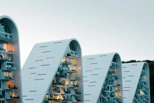 BIM建筑|港湾上翻腾而起的白色浪花：丹麦“年夜海浪”公寓