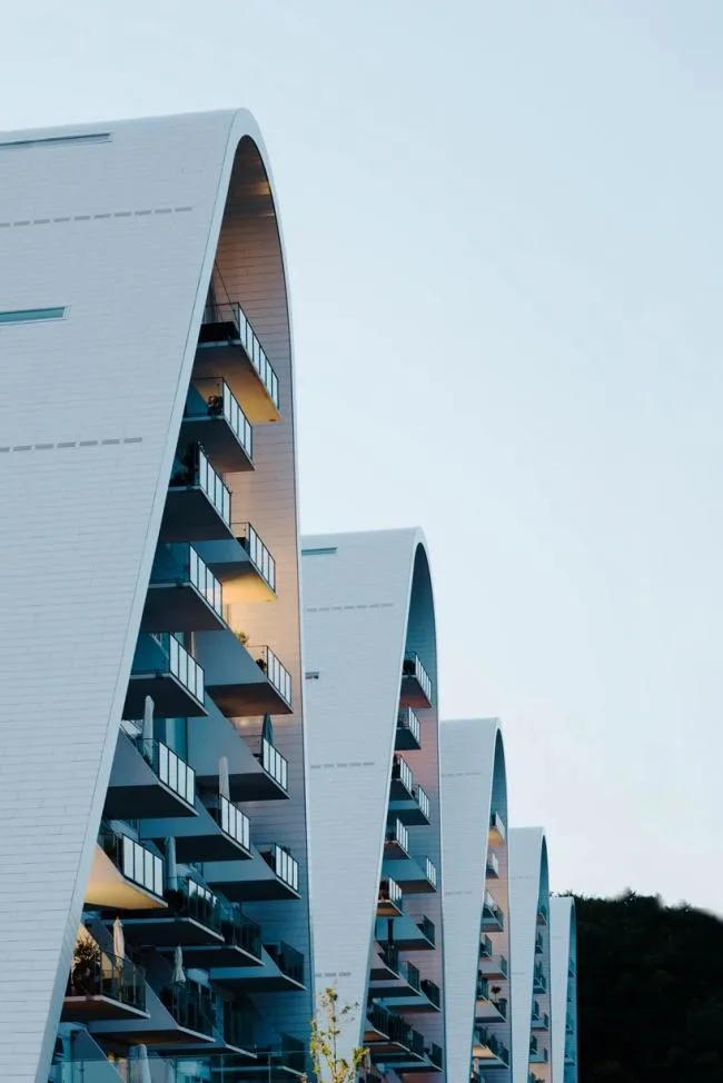 BIM建筑|港湾上翻腾而起的白色浪花：丹麦“年夜海浪”公寓