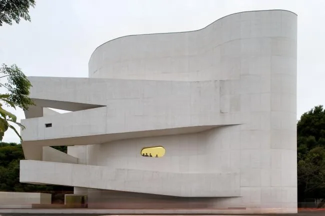 BIM建筑|层叠交织的手指坡道，在规整的秩序中追求变体 / Alvaro Siza建筑师事务所