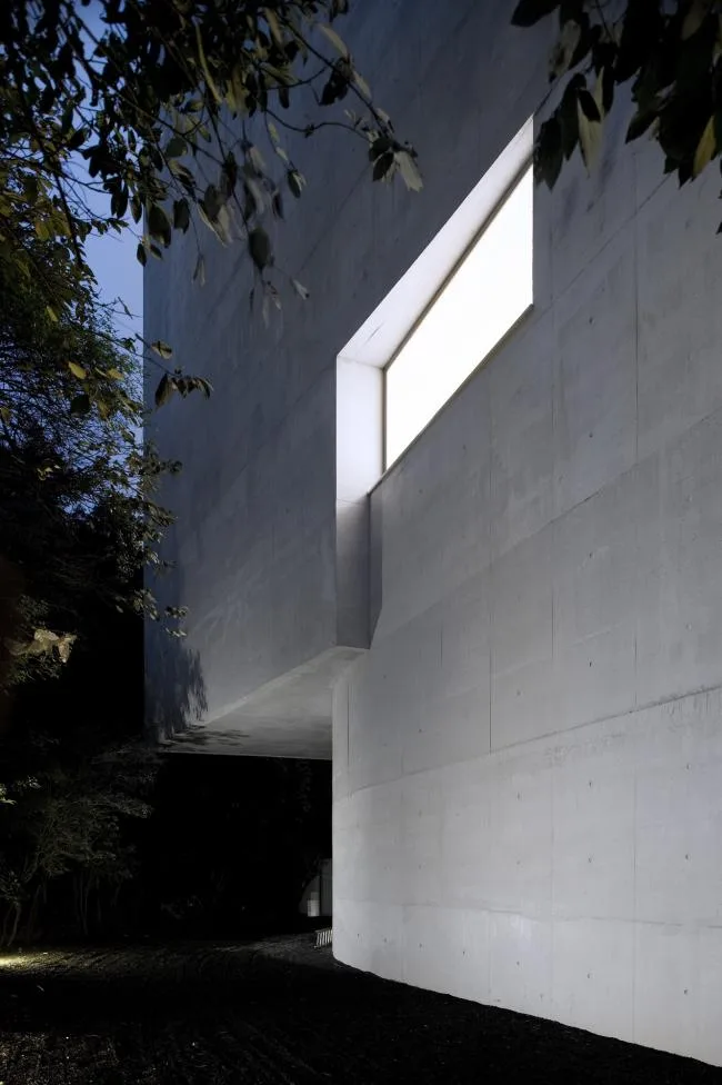 BIM建筑|层叠交织的手指坡道，在规整的秩序中追求变体 / Alvaro Siza建筑师事务所