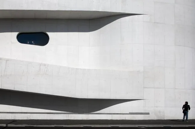 BIM建筑|层叠交织的手指坡道，在规整的秩序中追求变体 / Alvaro Siza建筑师事务所