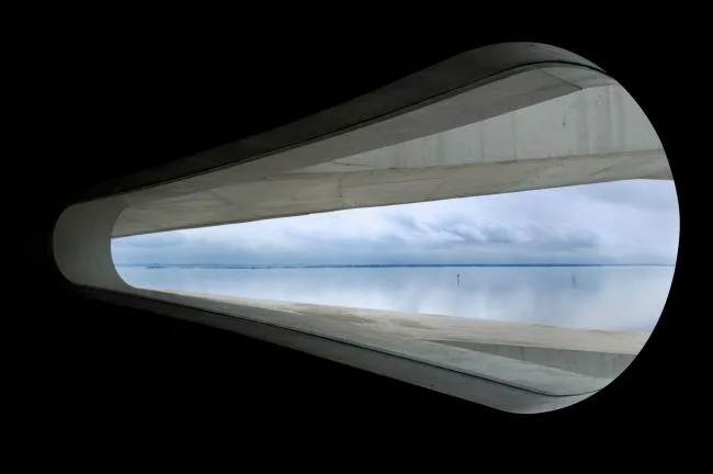 BIM建筑|层叠交织的手指坡道，在规整的秩序中追求变体 / Alvaro Siza建筑师事务所