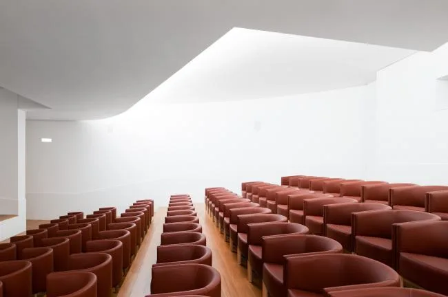 BIM建筑|层叠交织的手指坡道，在规整的秩序中追求变体 / Alvaro Siza建筑师事务所
