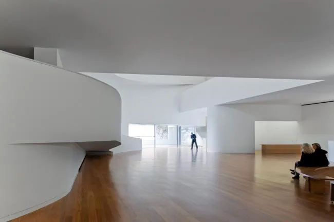 BIM建筑|层叠交织的手指坡道，在规整的秩序中追求变体 / Alvaro Siza建筑师事务所