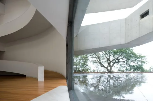 BIM建筑|层叠交织的手指坡道，在规整的秩序中追求变体 / Alvaro Siza建筑师事务所