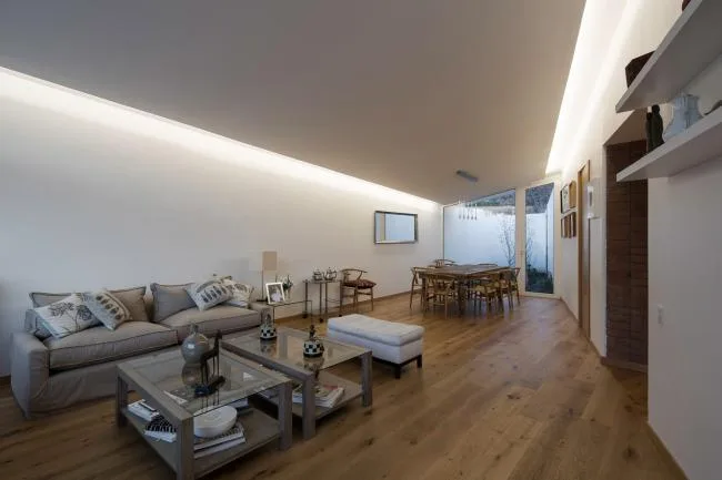 BIM建筑|仿若孩童随便散落的积木：智利天井室第