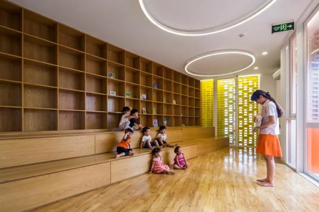 BIM建筑|用红砖构建起俏皮的空间，好像一座宏大乐高的Chuon Chuon Kim 2幼儿园