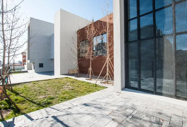 BIM建筑|莱佛士幼儿园及早教中间 / 空格建筑