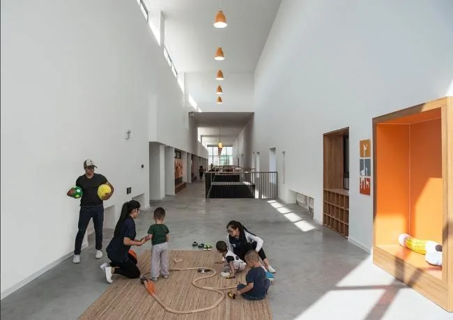 BIM建筑|莱佛士幼儿园及早教中间 / 空格建筑