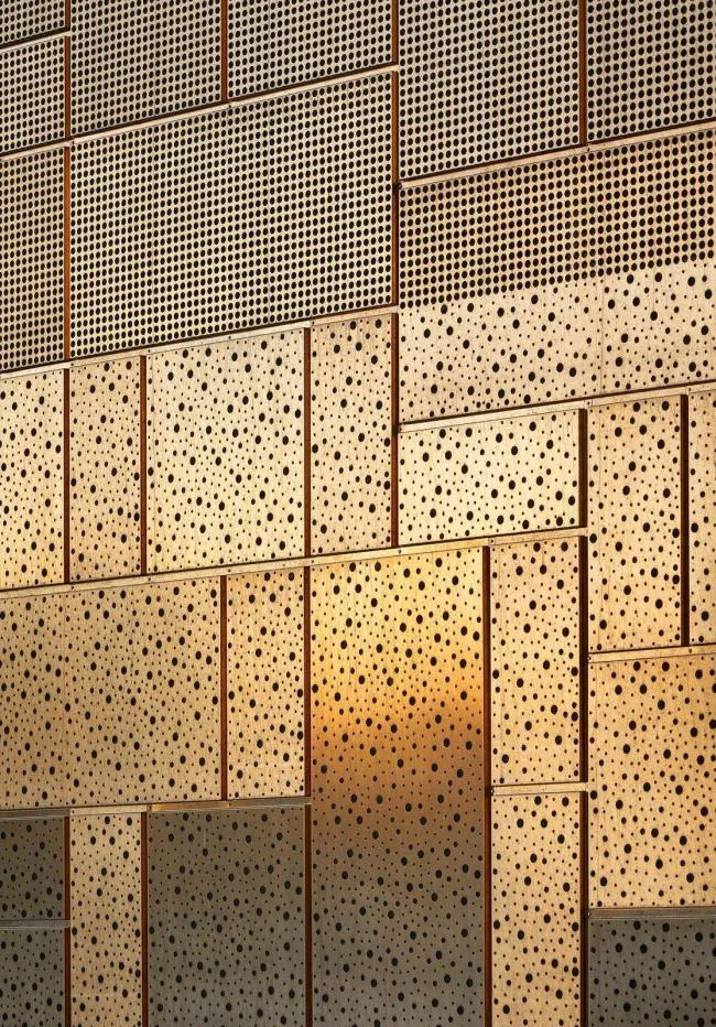BIM建筑|小镇水晶市政厅 / Henning Larsen