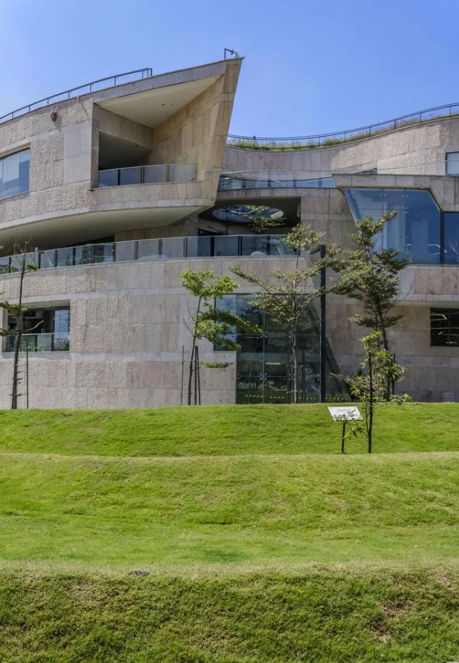 BIM建筑|仿若身处绿色稻田办公，科技彰显天然气力的泰坦办公中间