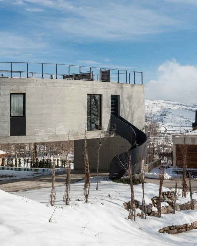 BIM建筑|冬可远不雅雪山夏时游水游玩的黎巴嫩四时室第