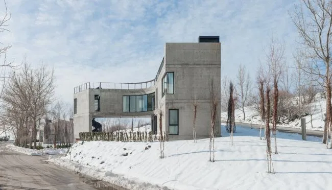 BIM建筑|冬可远不雅雪山夏时游水游玩的黎巴嫩四时室第