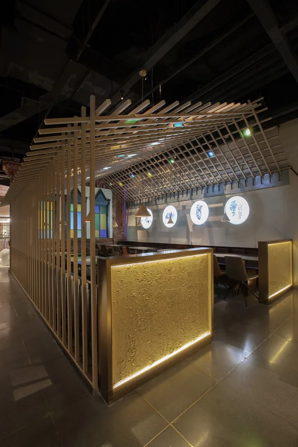 BIM建筑|年夜漠里的新城：塔哈尔·迷迭巷餐厅，上海／杭州卧野空间设计