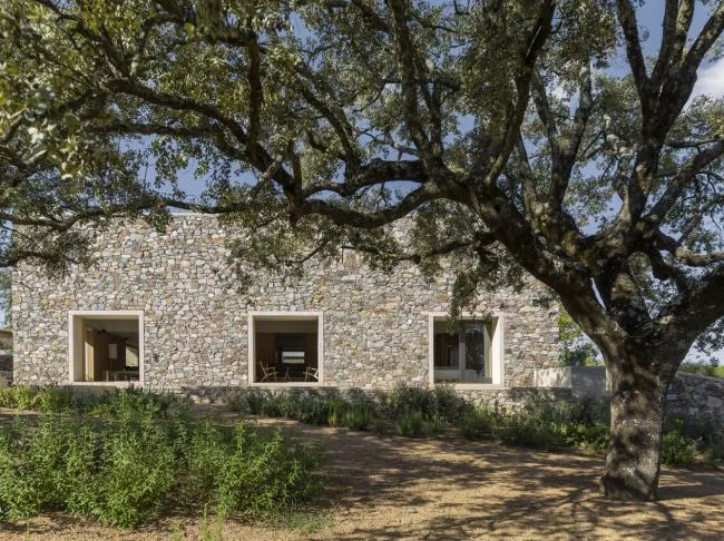 BIM建筑|慎重而机动：卡塞雷斯石头室第 / Tuñón Arquitectos