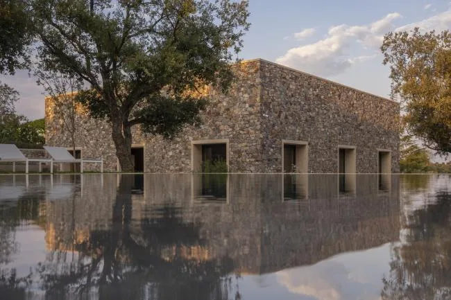 BIM建筑|慎重而机动：卡塞雷斯石头室第 / Tuñón Arquitectos