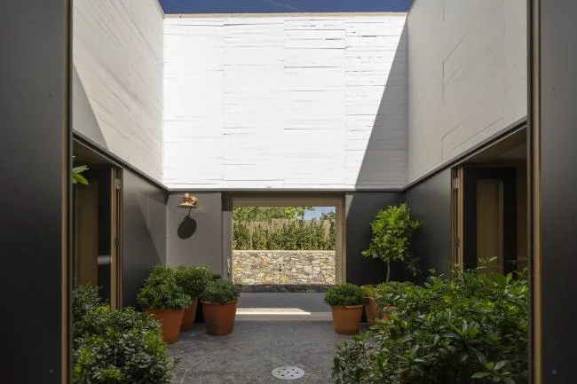 BIM建筑|慎重而机动：卡塞雷斯石头室第 / Tuñón Arquitectos