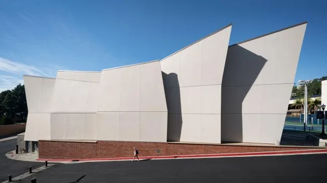 BIM建筑|放浪形骸又敞亮通透的UCLA篮球馆