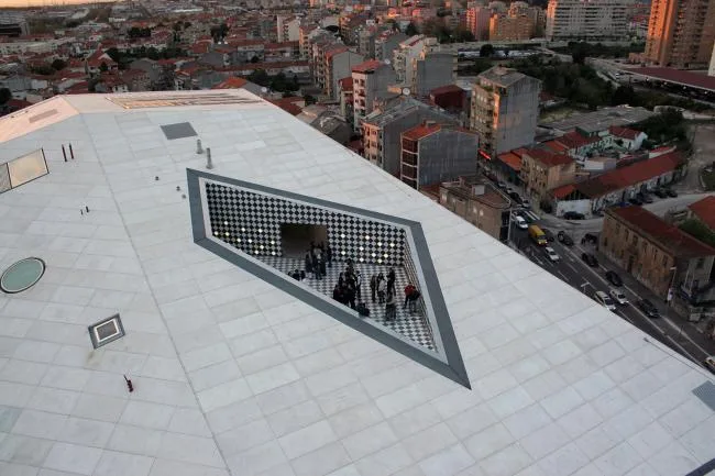 BIM建筑|白色经典的混凝土空腔音乐厅：波尔图文化剧院 / OMA