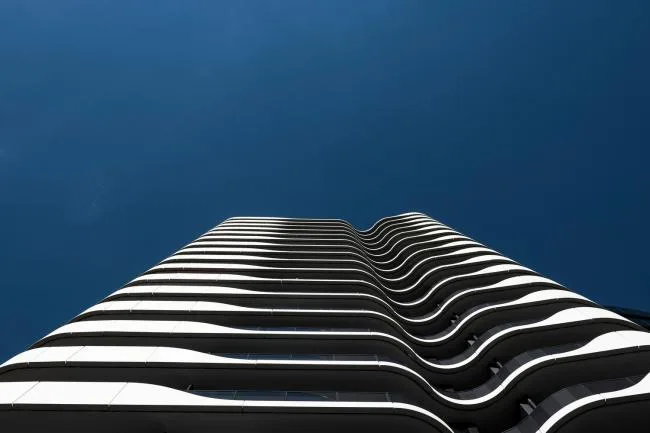 BIM建筑|圆润而不掉骨感的“王后之领”公寓楼