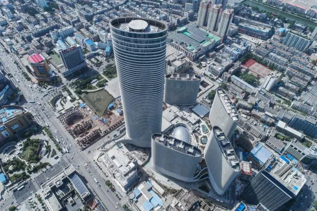 BIM建筑|弧形围绕错动的体量——云景彭城，徐州苏宁广场 / CCDI悉地国际