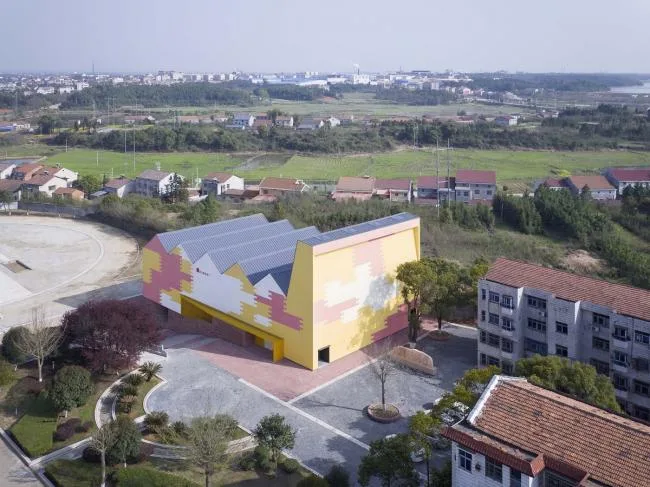 BIM建筑|岳阳县第三中学风雨操场兼陈述厅 / SUP素朴建筑工作室