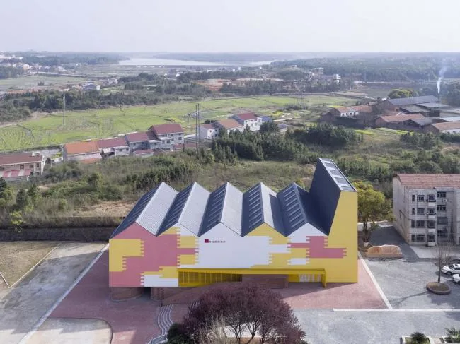 BIM建筑|岳阳县第三中学风雨操场兼陈述厅 / SUP素朴建筑工作室