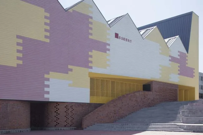 BIM建筑|岳阳县第三中学风雨操场兼陈述厅 / SUP素朴建筑工作室