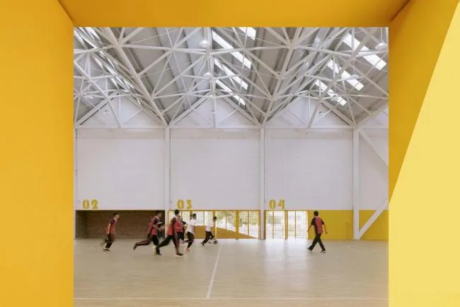 BIM建筑|岳阳县第三中学风雨操场兼陈述厅 / SUP素朴建筑工作室