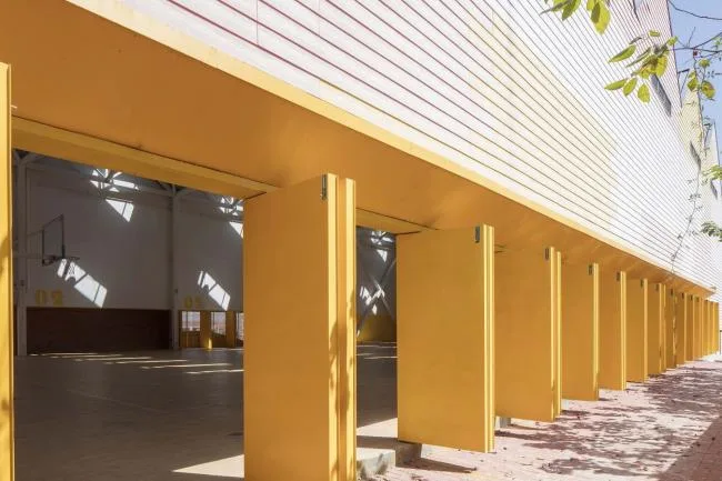 BIM建筑|岳阳县第三中学风雨操场兼陈述厅 / SUP素朴建筑工作室