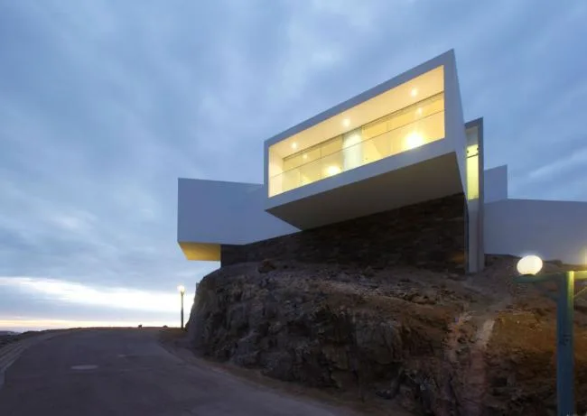 BIM建筑|交织纵横，自由伸展尽情发展的秘鲁海滩室第